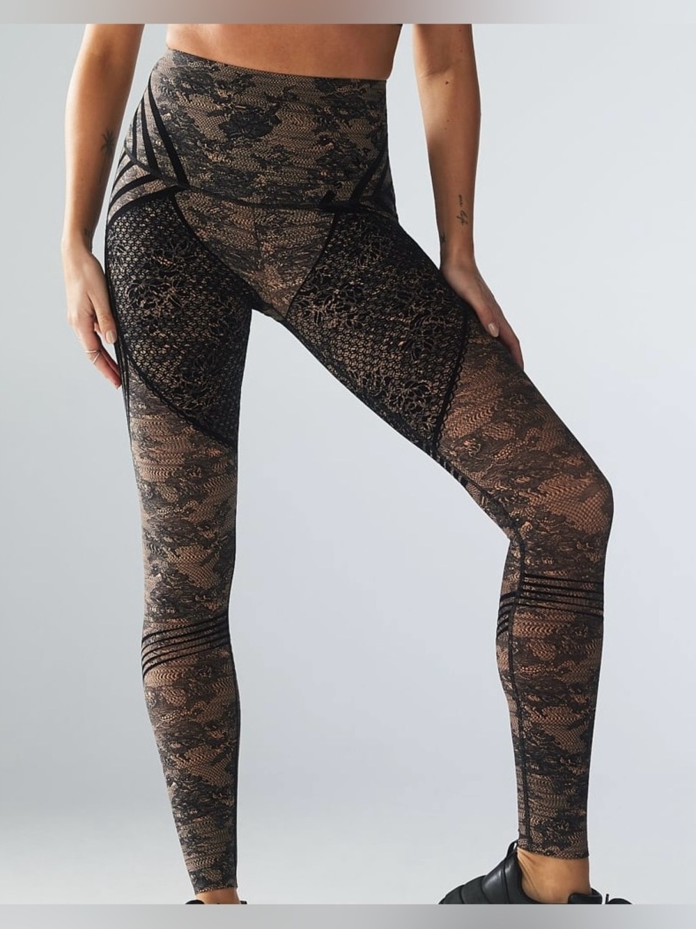Savage x Fenty Sport Special FX High Waist Pink Lace Print Leggings Size Medium